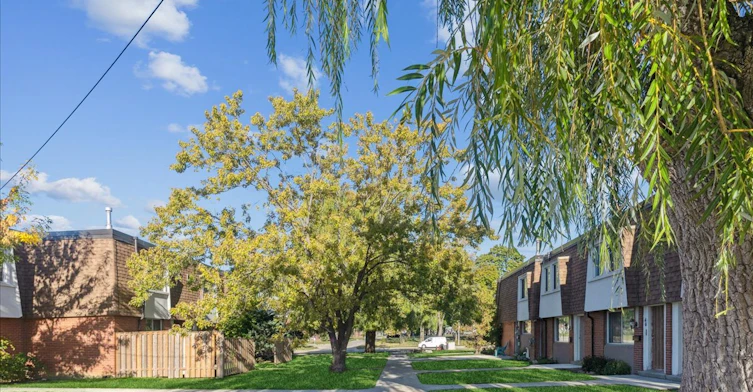 1560 Bloor Street, Mississauga, ON, L4X 1R8 - 3