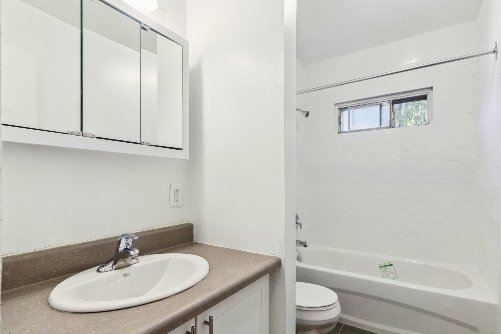 1560 Bloor Street, Mississauga, ON, L4X 1R8 - 6