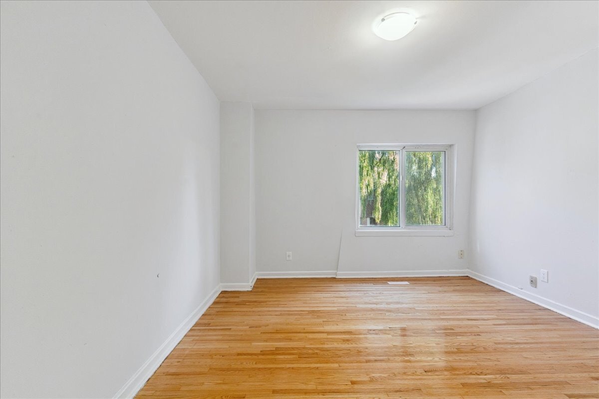 1560 Bloor Street, Mississauga, ON, L4X 1R8 - 7
