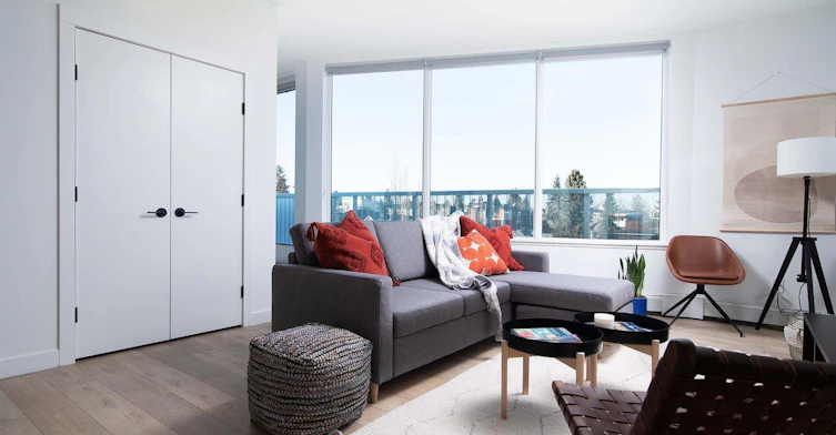 2240 33 Avenue Southwest, Calgary, AB, T2T 1Z8 - 4