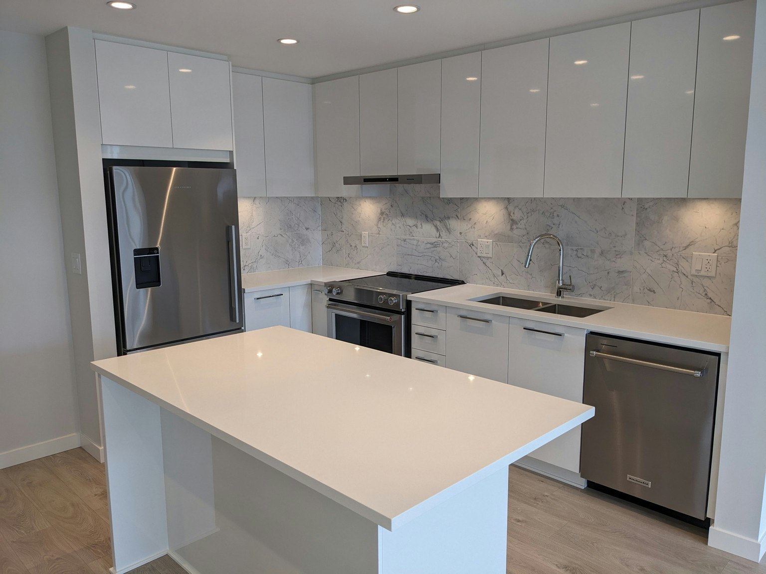 516-6438 Byrnepark Drive, Burnaby, BC, V3N 0J1 - 2