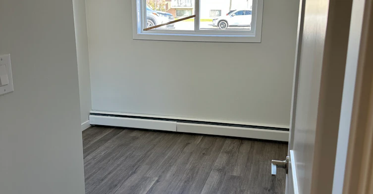 102-10115 119 Avenue, Edmonton, AB, T6E 5Z7 - 11