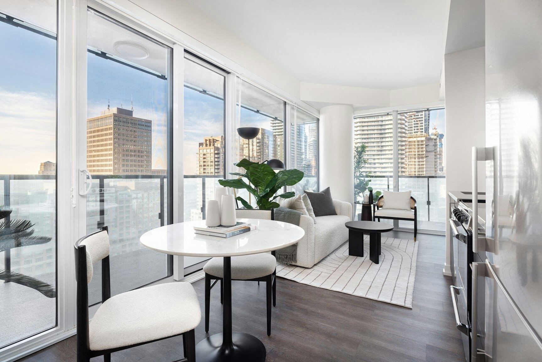 7 Grosvenor Street, Toronto, ON, M4Y 0E2 - 2