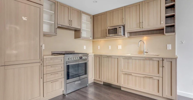 5665 Boundary Road, Vancouver, BC, V5R 0E4