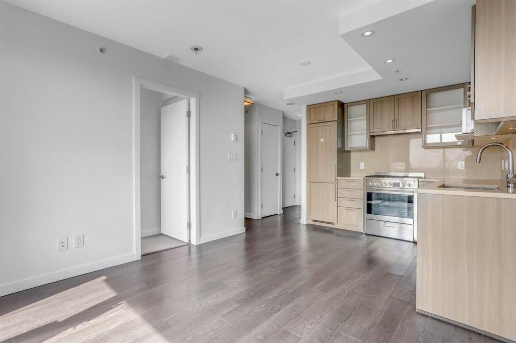 5665 Boundary Road, Vancouver, BC, V5R 0E4 - 4