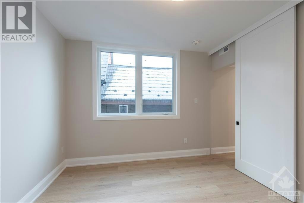58 Florence, Ottawa, ON, K2P 0W7 - 7
