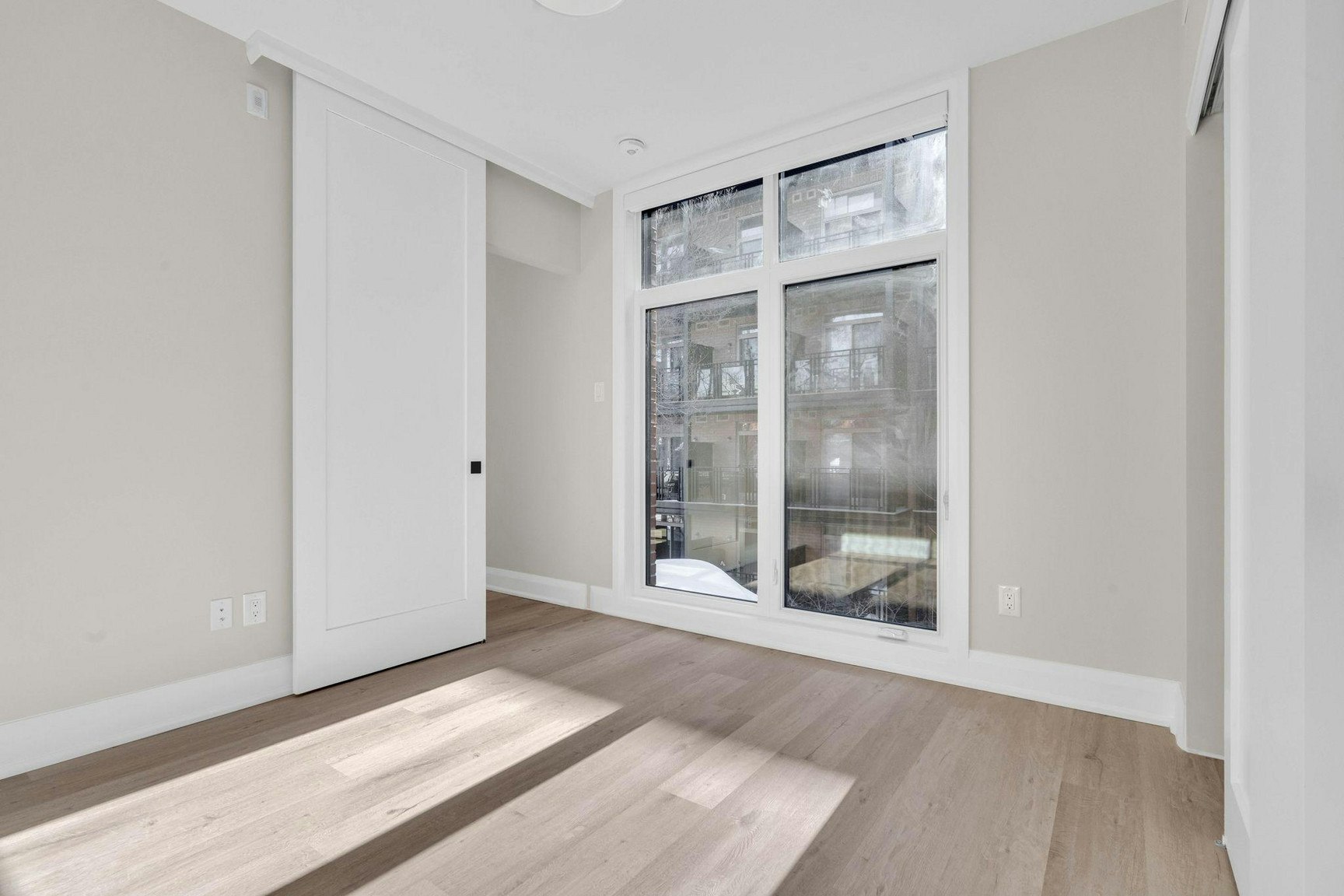 58 Florence, Ottawa, ON, K2P 0W7 - 23