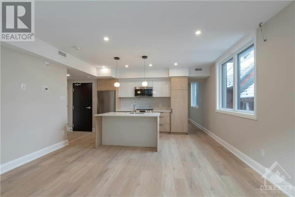 58 Florence, Ottawa, ON, K2P 0W7