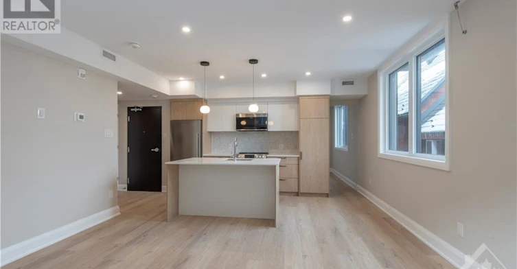 58 Florence, Ottawa, ON, K2P 0W7