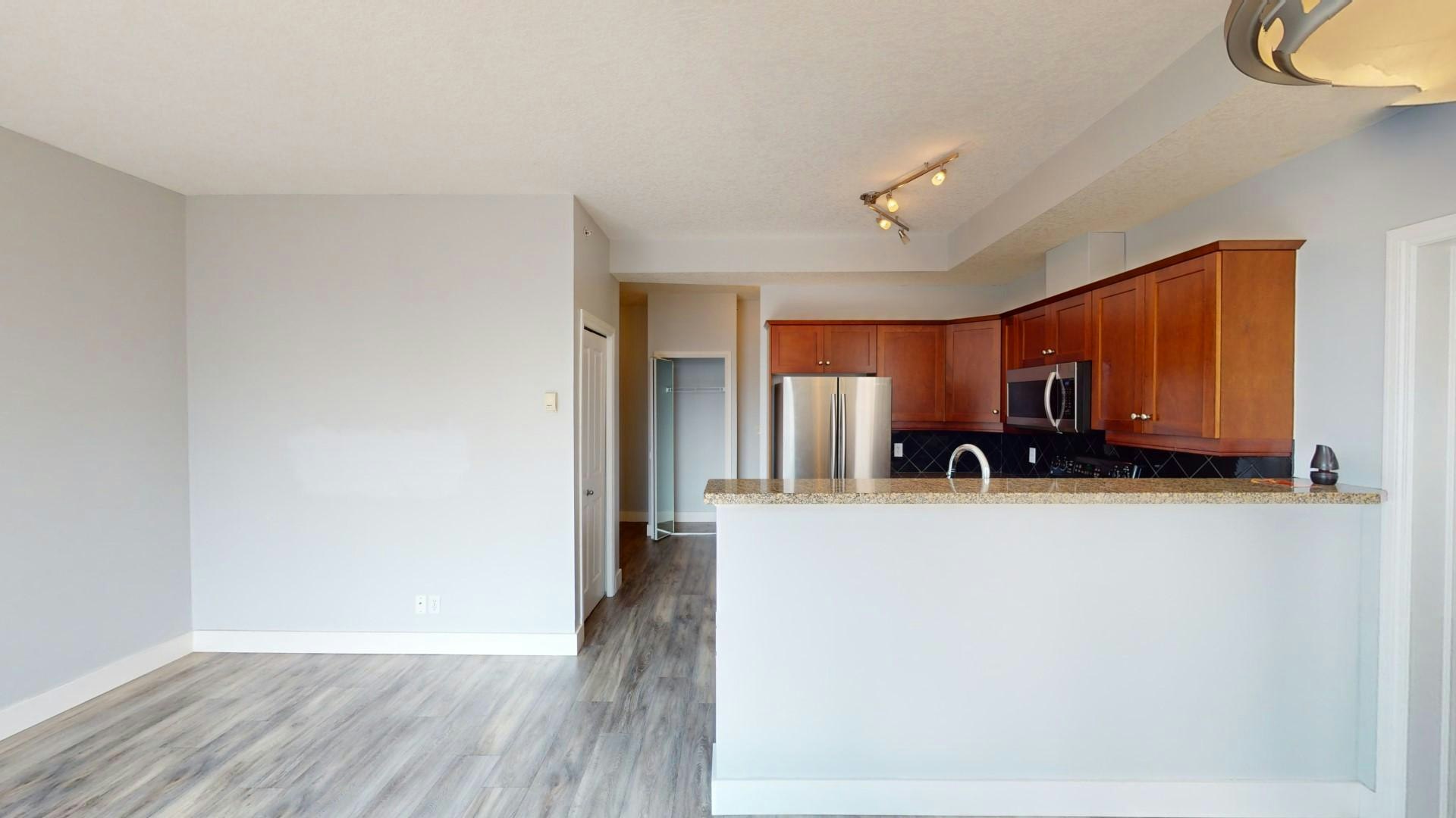 1053 10 Street SW, Calgary, AB, T2R 1S6 - 4