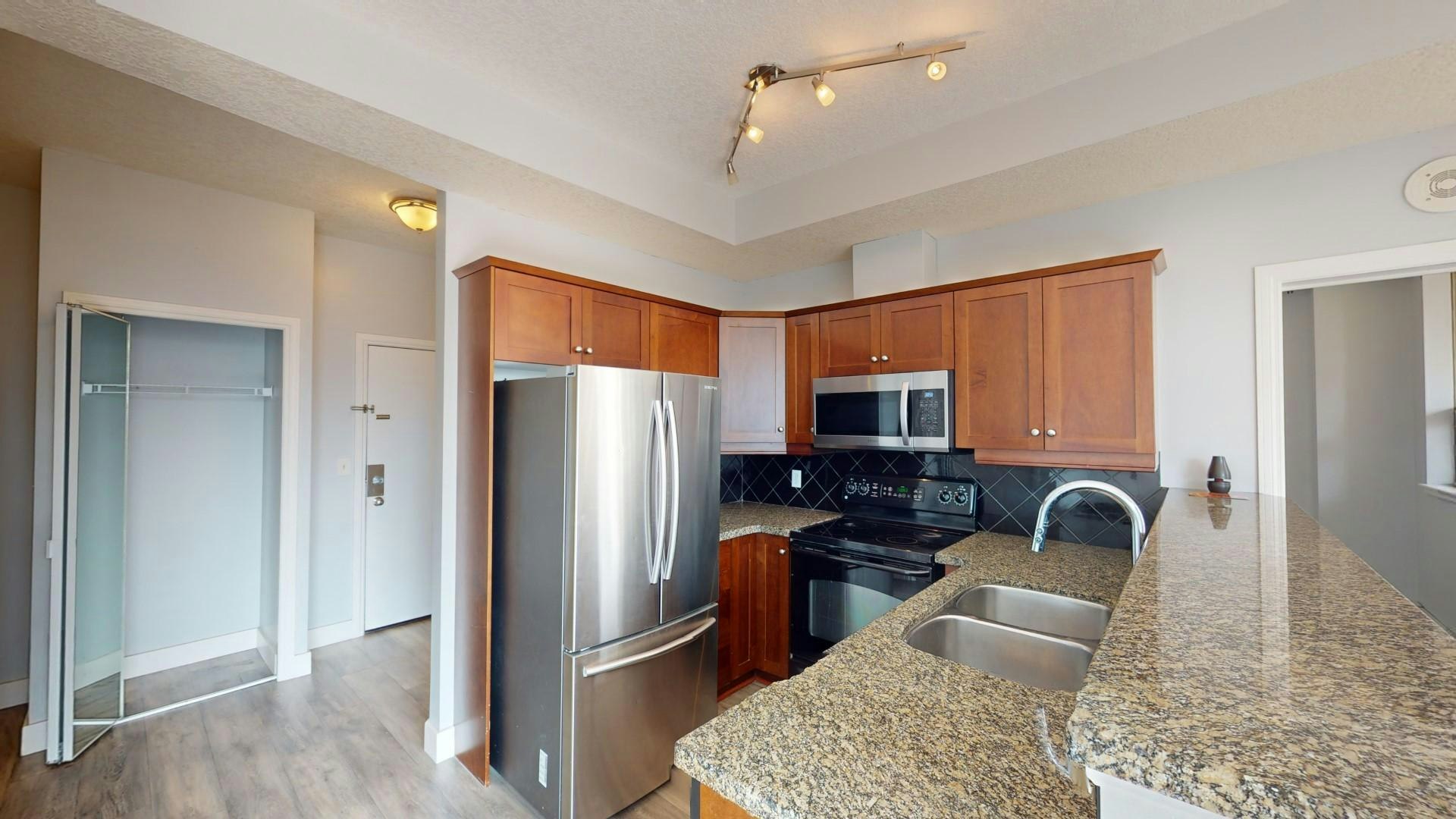 1053 10 Street SW, Calgary, AB, T2R 1S6 - 5