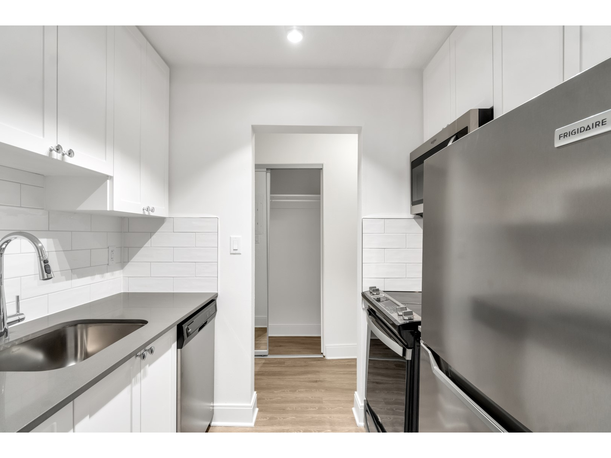 0308-1233 Fairfield Road, Victoria, BC, V8V 3B4 - 2