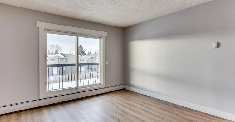 915 44 Street SE, Calgary, AB, T2A 5K7 - 8