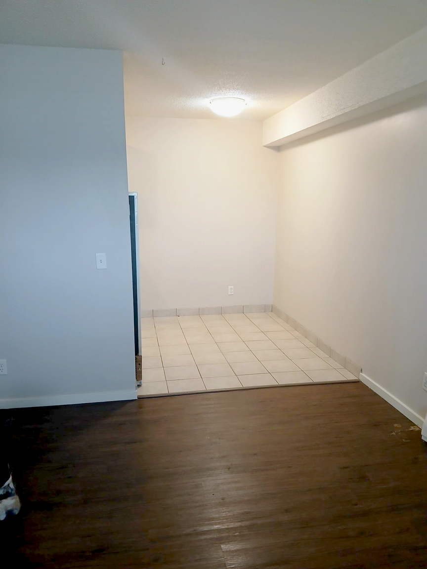 915 44 Street SE, Calgary, AB, T2A 5K7 - 3