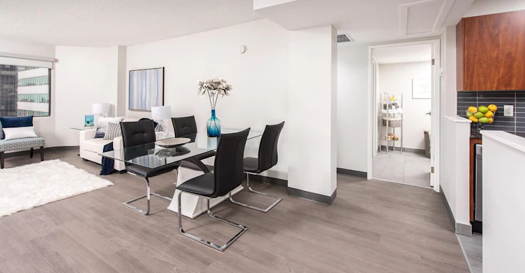 10049 103 Street NW, Edmonton, AB, T5J 2W7 - 9