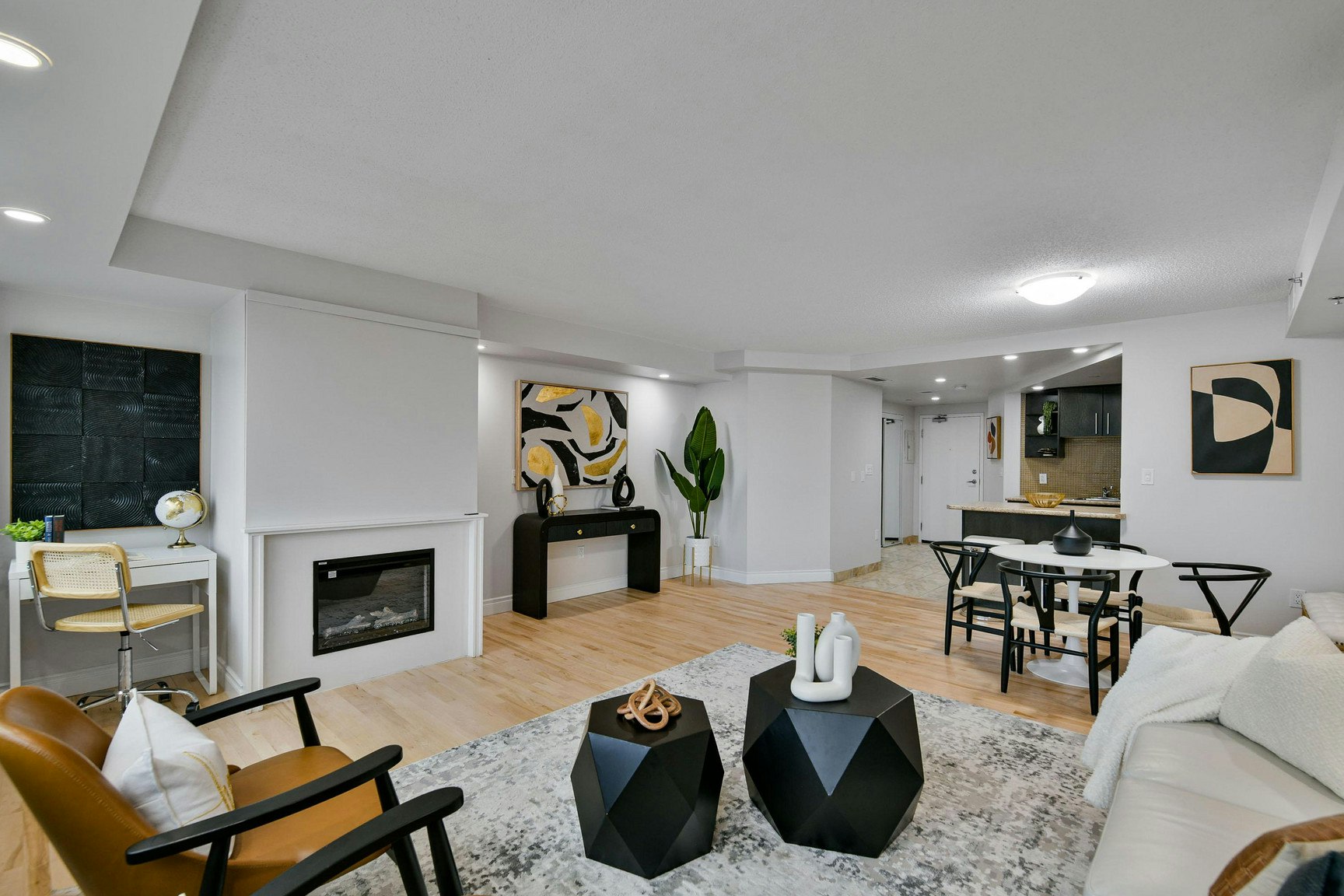 160 Smith Street, Winnipeg, MB, R3C 0K8 - 9