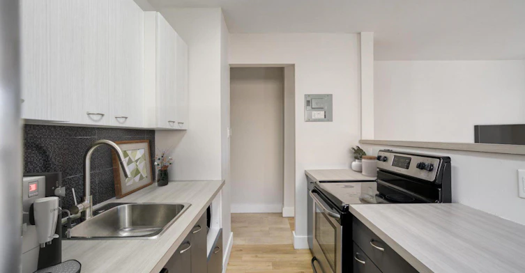 26 Hargrave Street, Winnipeg, MB, R3C 1N1 - 2