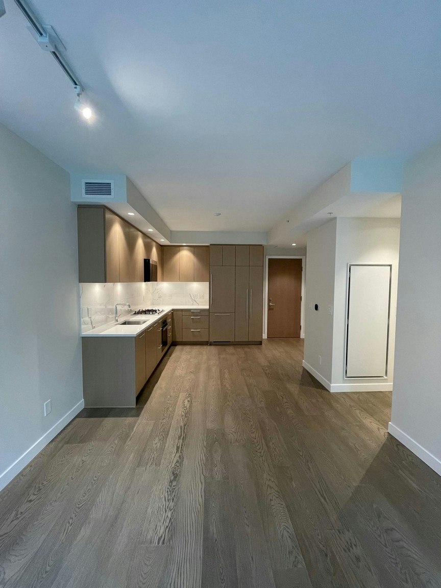 606-5608 Berton Avenue, Vancouver, BC, V6S 0M6 - 3