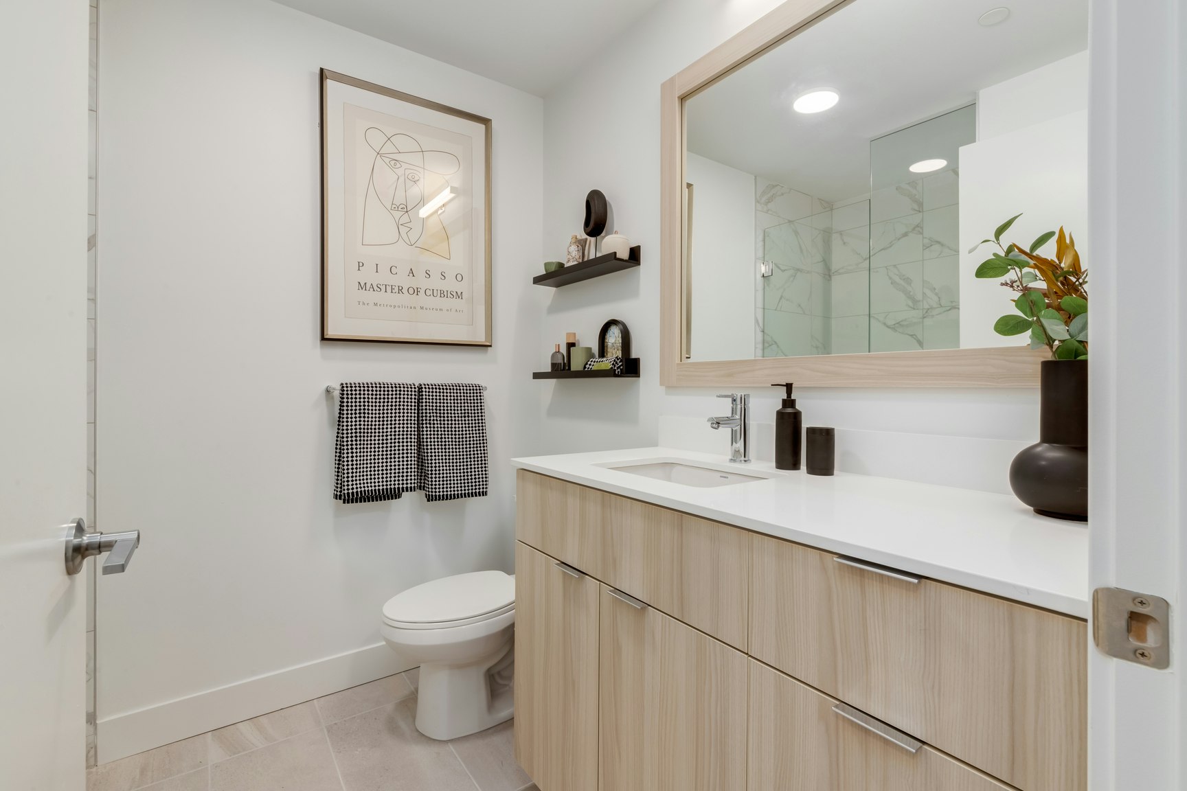 426-1111 4th Street SW, Calgary, AB, T2R 1N2 - 9