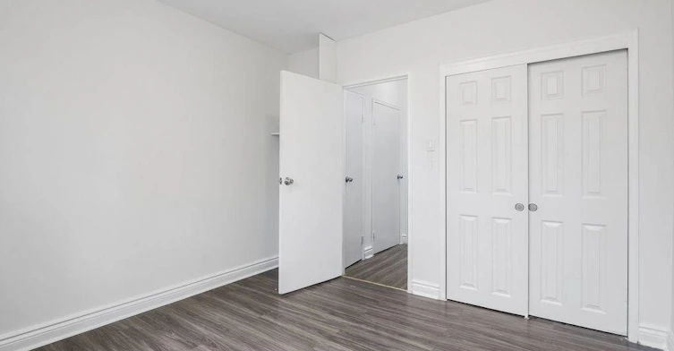 80 Guestville Avenue, Toronto, ON, M6N 4N3 - 7