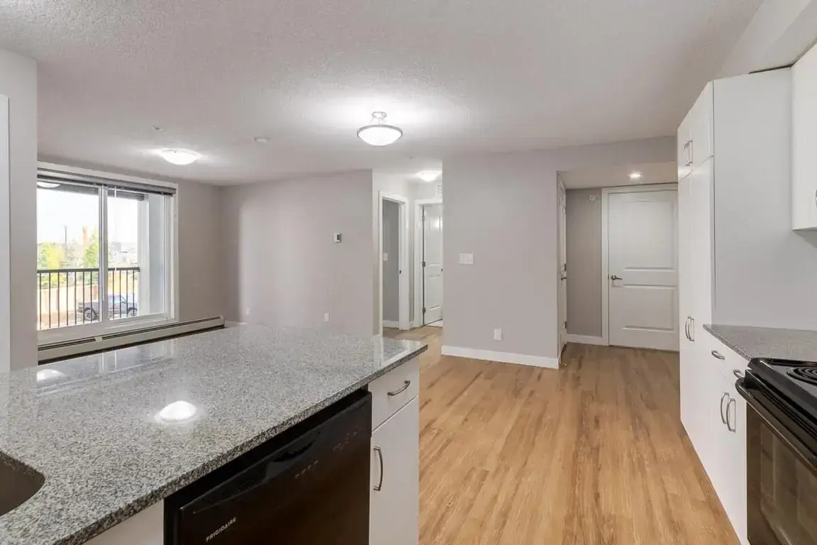 205-16517 55 Street NW, Edmonton, AB, T5Y 3K8 - 7