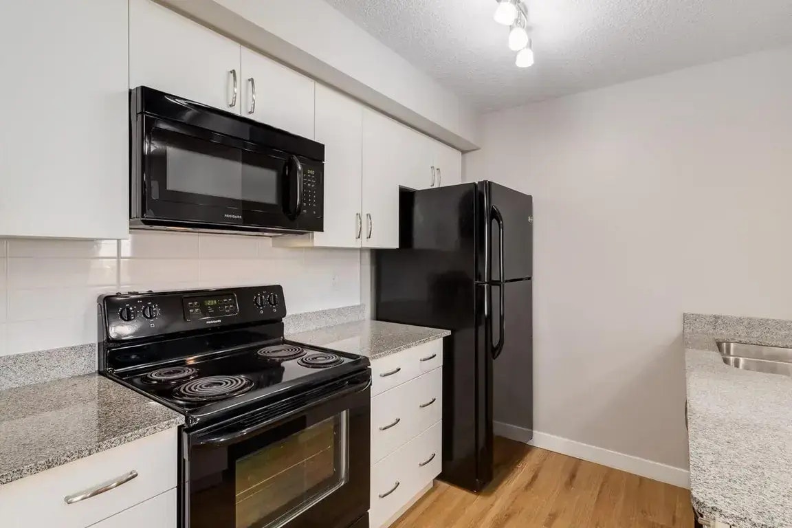 205-16517 55 Street NW, Edmonton, AB, T5Y 3K8 - 5
