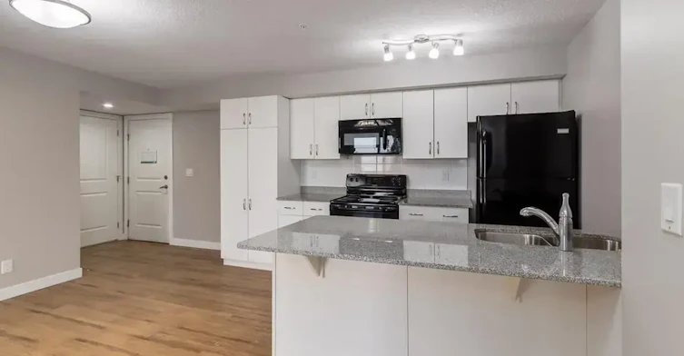 205-16517 55 Street NW, Edmonton, AB, T5Y 3K8 - 4