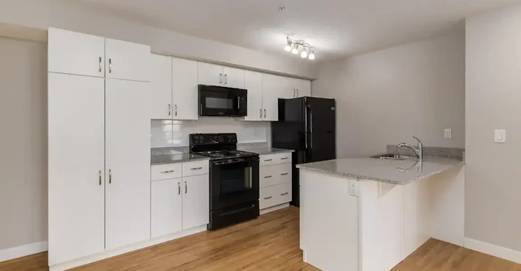 205-16517 55 Street NW, Edmonton, AB, T5Y 3K8