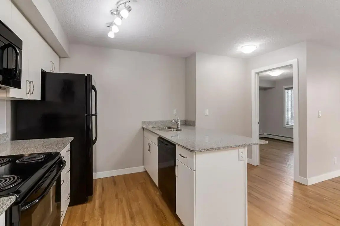 205-16517 55 Street NW, Edmonton, AB, T5Y 3K8 - 6