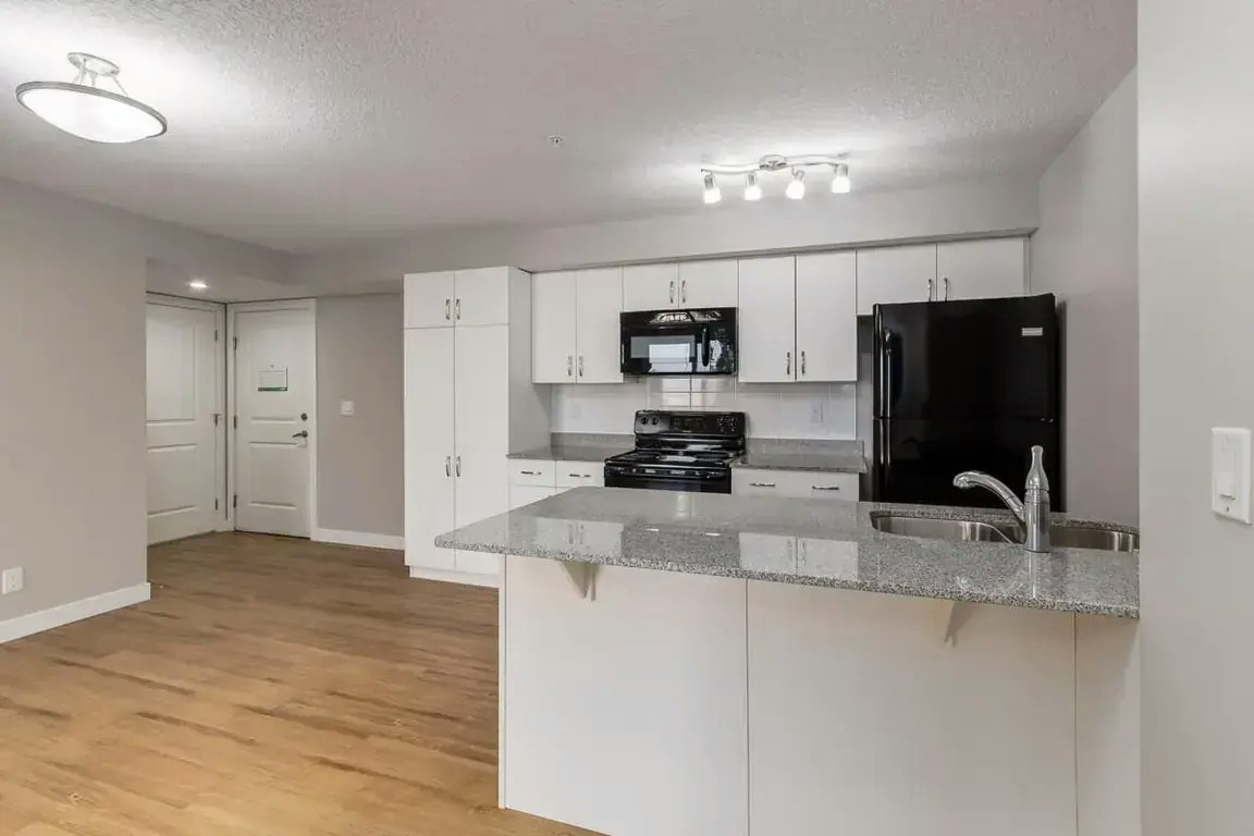 221-16517 55 Street NW, Edmonton, AB, T5Y 3K8 - 4