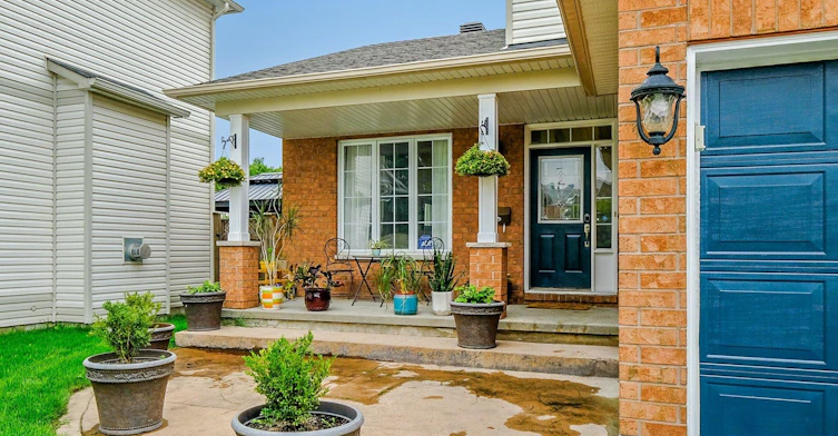 Primary bedroom-9 Oak Grove Street Short Term Rental Available, Ottawa, ON, K2G 6R4 - 2