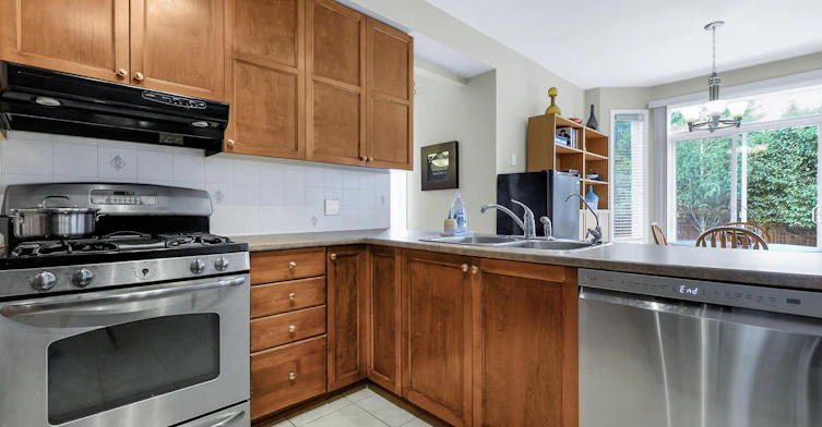 Primary bedroom-9 Oak Grove Street Short Term Rental Available, Ottawa, ON, K2G 6R4 - 24