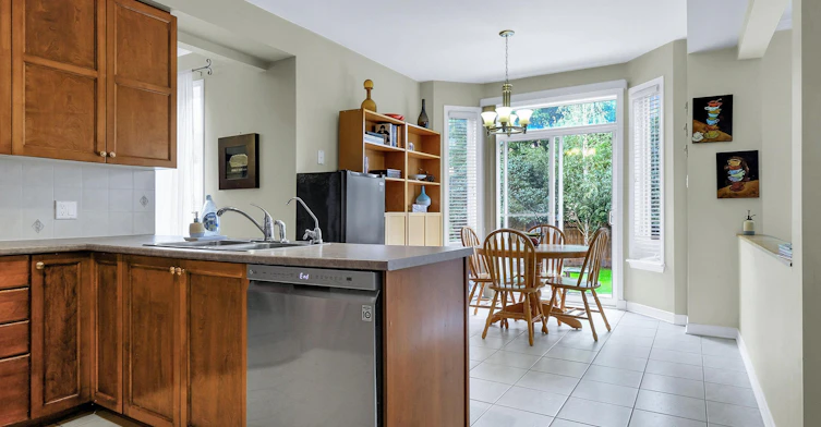 Primary bedroom-9 Oak Grove Street Short Term Rental Available, Ottawa, ON, K2G 6R4 - 17
