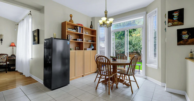 Primary bedroom-9 Oak Grove Street Short Term Rental Available, Ottawa, ON, K2G 6R4 - 22