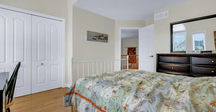 Primary bedroom-9 Oak Grove Street Short Term Rental Available, Ottawa, ON, K2G 6R4 - 4