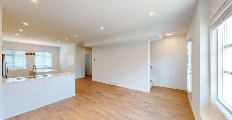 14225 1 Street NW, Calgary, AB, T3P 1Y4 - 10