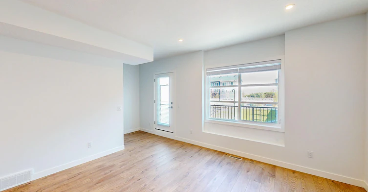 14225 1 Street NW, Calgary, AB, T3P 1Y4 - 11