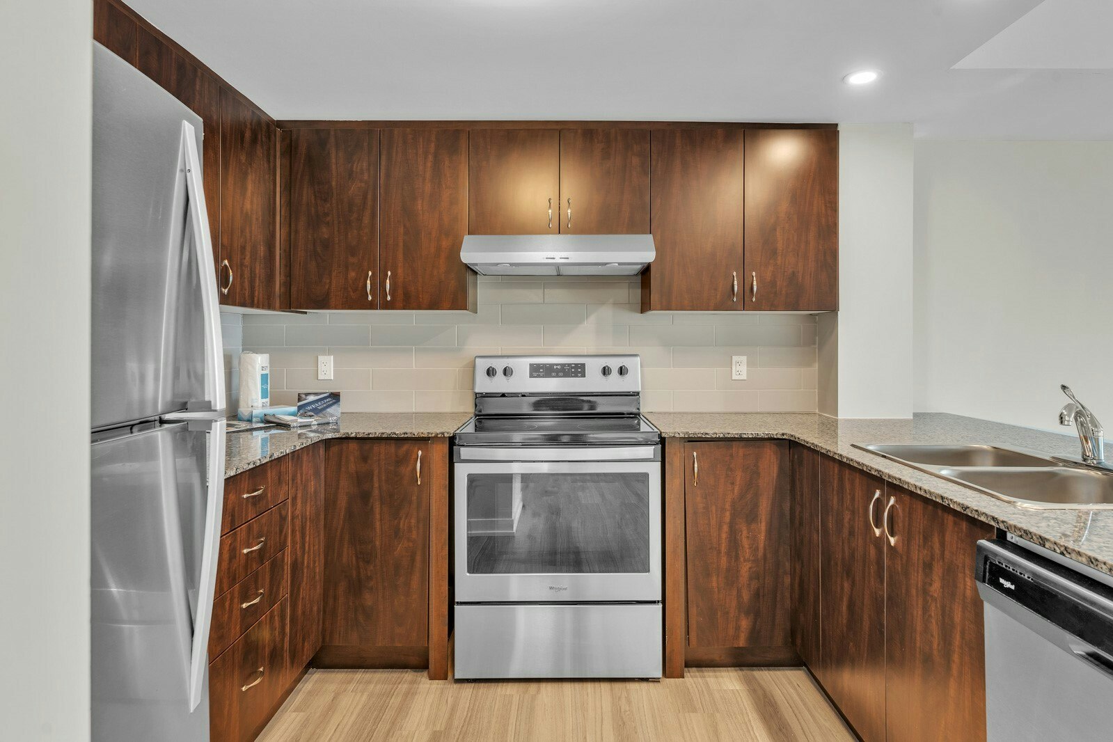 105-102-107 Ridgeway Place, Belleville, ON, K8P 0E7 - 12
