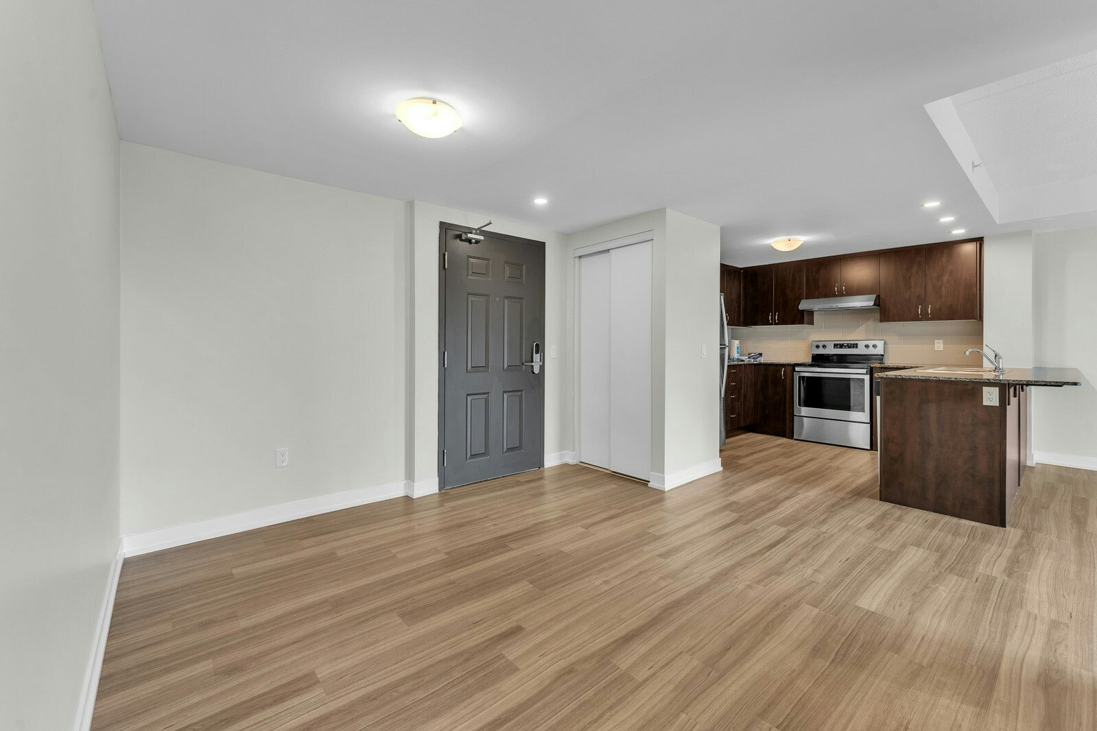 105-102-107 Ridgeway Place, Belleville, ON, K8P 0E7 - 11
