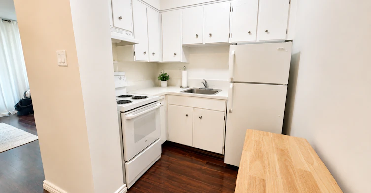 205-2277 West 2nd Avenue, Vancouver, BC, V6K 1H8 - 3