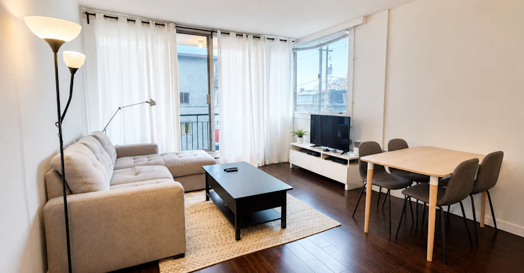 205-2277 West 2nd Avenue, Vancouver, BC, V6K 1H8