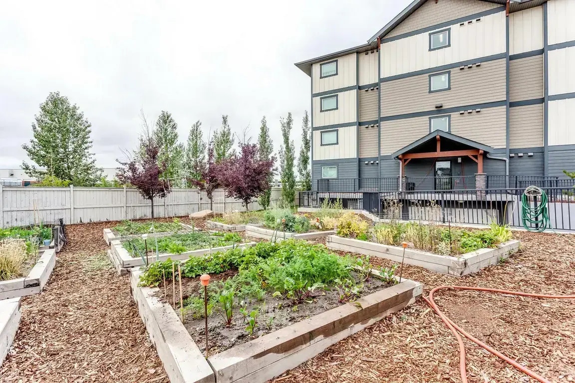 1108-20 Kingsland Close SE, Airdrie, AB, T4A 0T4 - 22