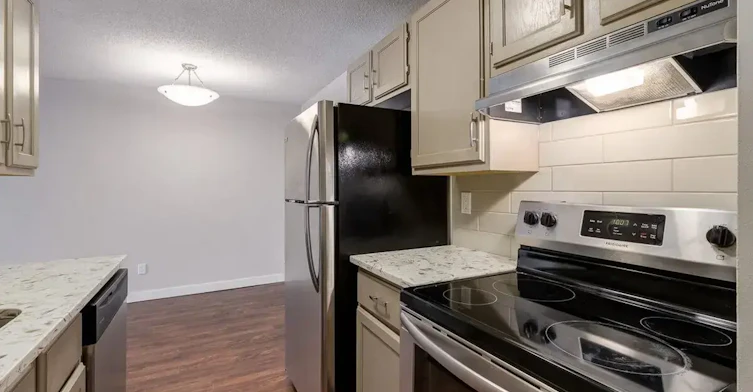 0102-9600 Southland Circle SW, Calgary, AB, T2V 5A1 - 53