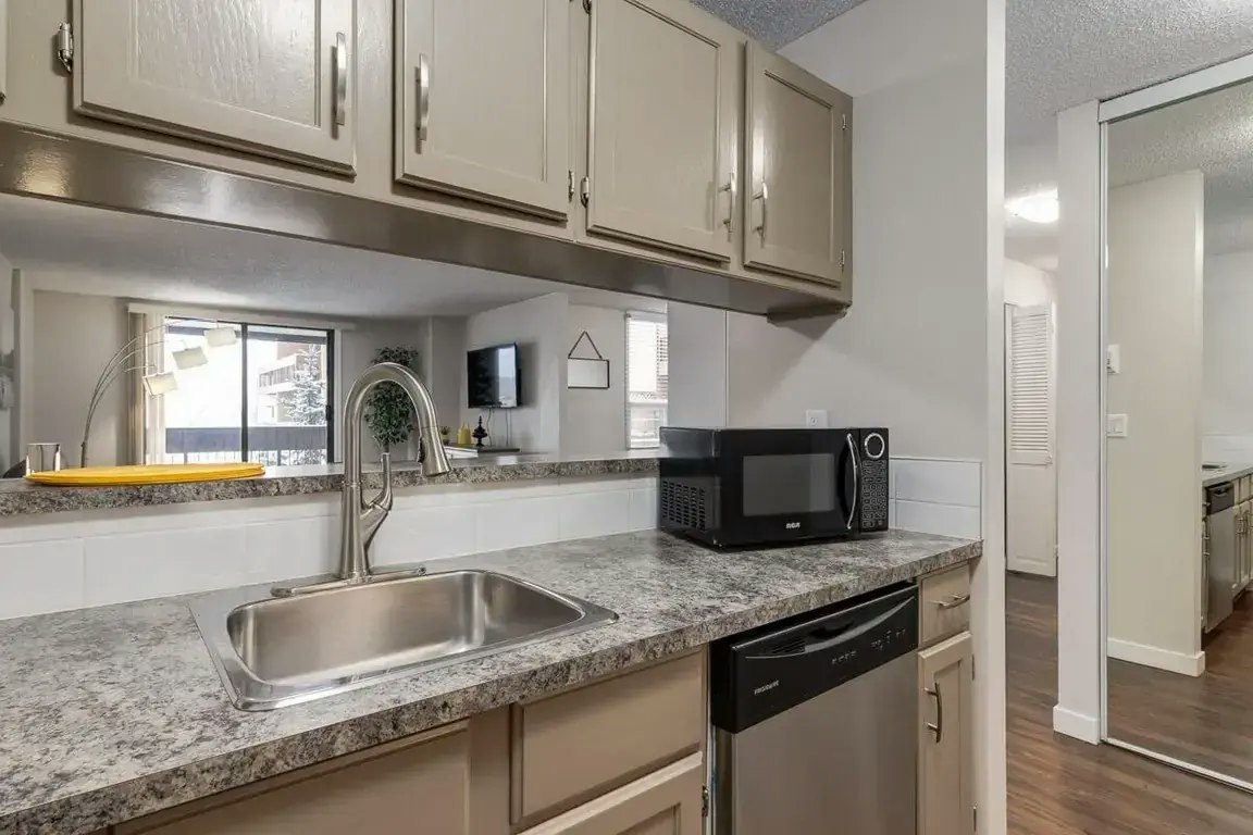 2303-9600 Southland Circle SW, Calgary, AB, T2V 5A1 - 18