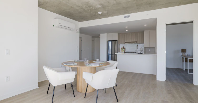 2255 Daniel Johnson Boulevard, Laval, QC, H7T 0S1 - 7