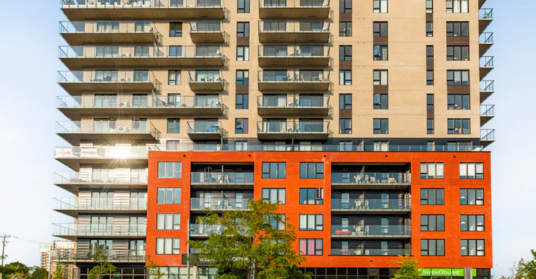 2255 Daniel Johnson Boulevard, Laval, QC, H7T 0S1 - 37