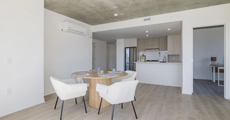 2255 Daniel Johnson Boulevard, Laval, QC, H7T 0S1 - 7
