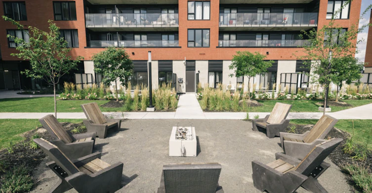 2255 Daniel Johnson Boulevard, Laval, QC, H7T 0S1 - 23
