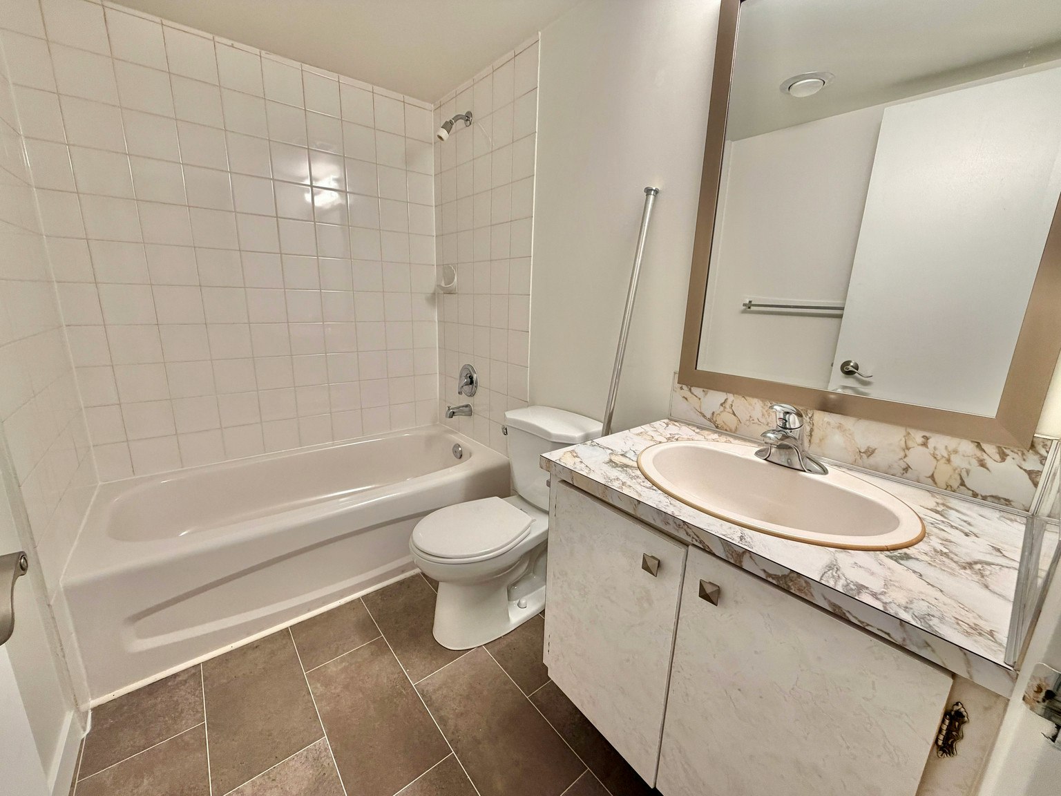 308-2233 West 3rd Avenue, Vancouver, BC, V6K 1H8 - 10