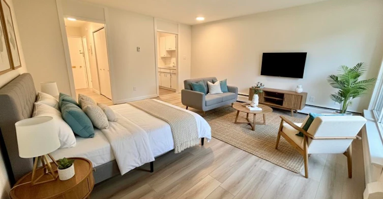 308-2233 West 3rd Avenue, Vancouver, BC, V6K 1H8